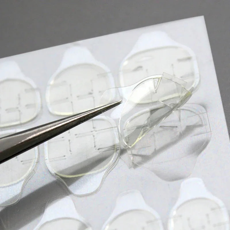 Ruban Adhésif Double Face pour Faux Ongles 5 Feuilles (24 pcs/chacune)