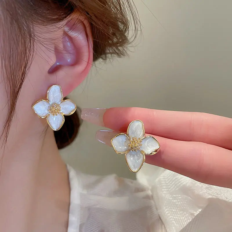 Boucles d'oreilles à tige en forme de fleur émaillée pour femmes et filles, style français, vintage, mode coréenne
