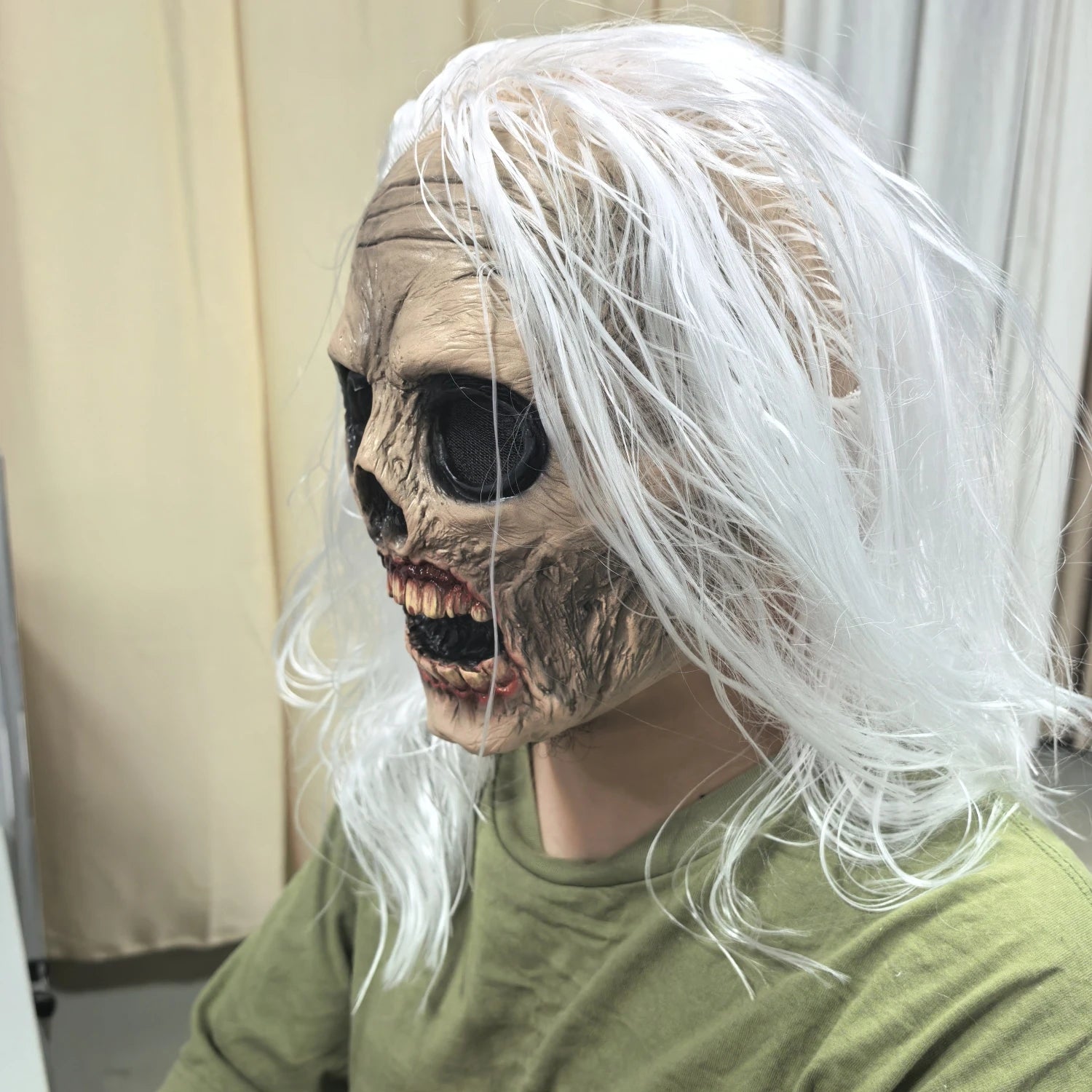 Masque facial en caoutchouc Zombie pour adultes, Halloween Walking Dead, avec cheveux blancs, cri, conception de vieil homme, pour Cosplay et accessoire de fête