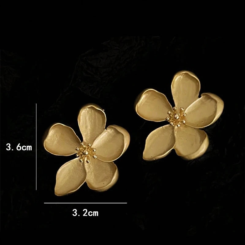 European and American style metal flower stud earrings for women