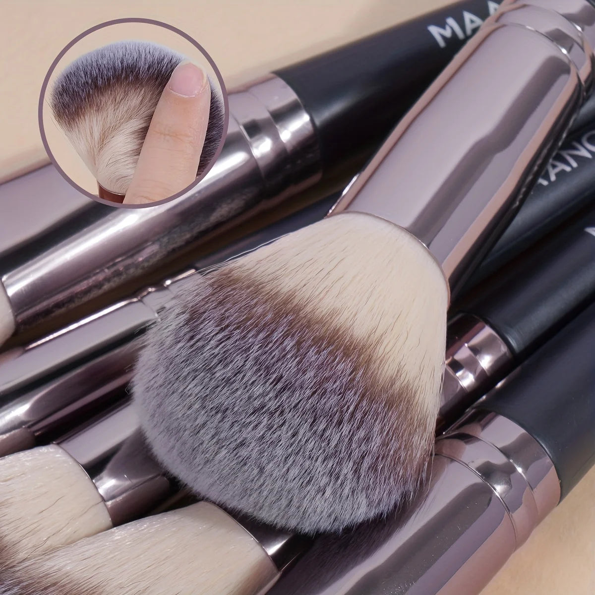 MAANGE Professionelle Make-up-Pinsel, Beauty-Tools mit Tasche, Foundation, Augen-Concealer, Rouge-Puder, 30 Stück