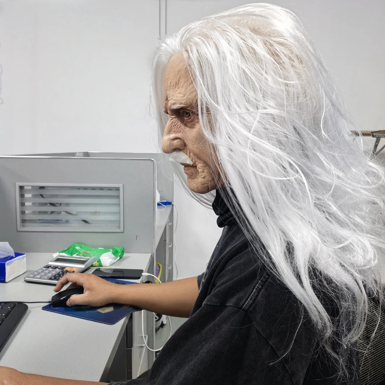 Masque réaliste en Latex pour hommes, tête complète, avec barbe, longs cheveux blancs, Costume d'halloween, accessoire de fête, couvre-chef de Cosplay pour vieil homme