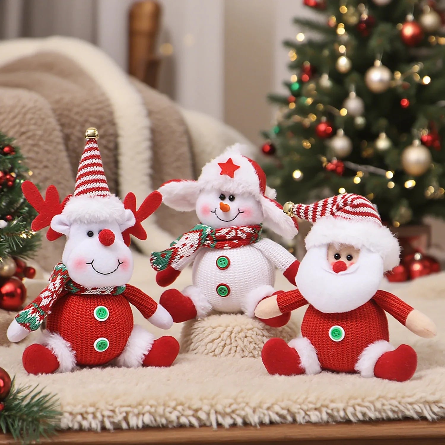 Père Noël, bonhomme de neige et renne en peluche – Décorations de Noël