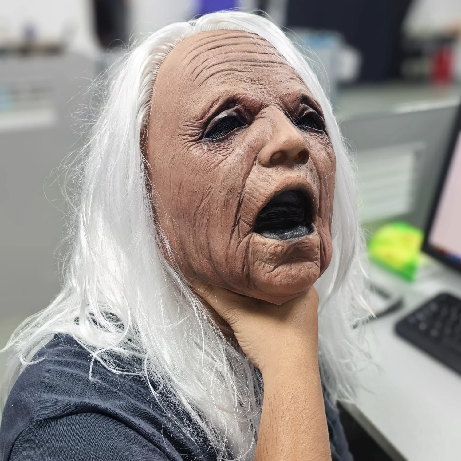 Masque de grand-mère hurlante – Tête complète en caoutchouc