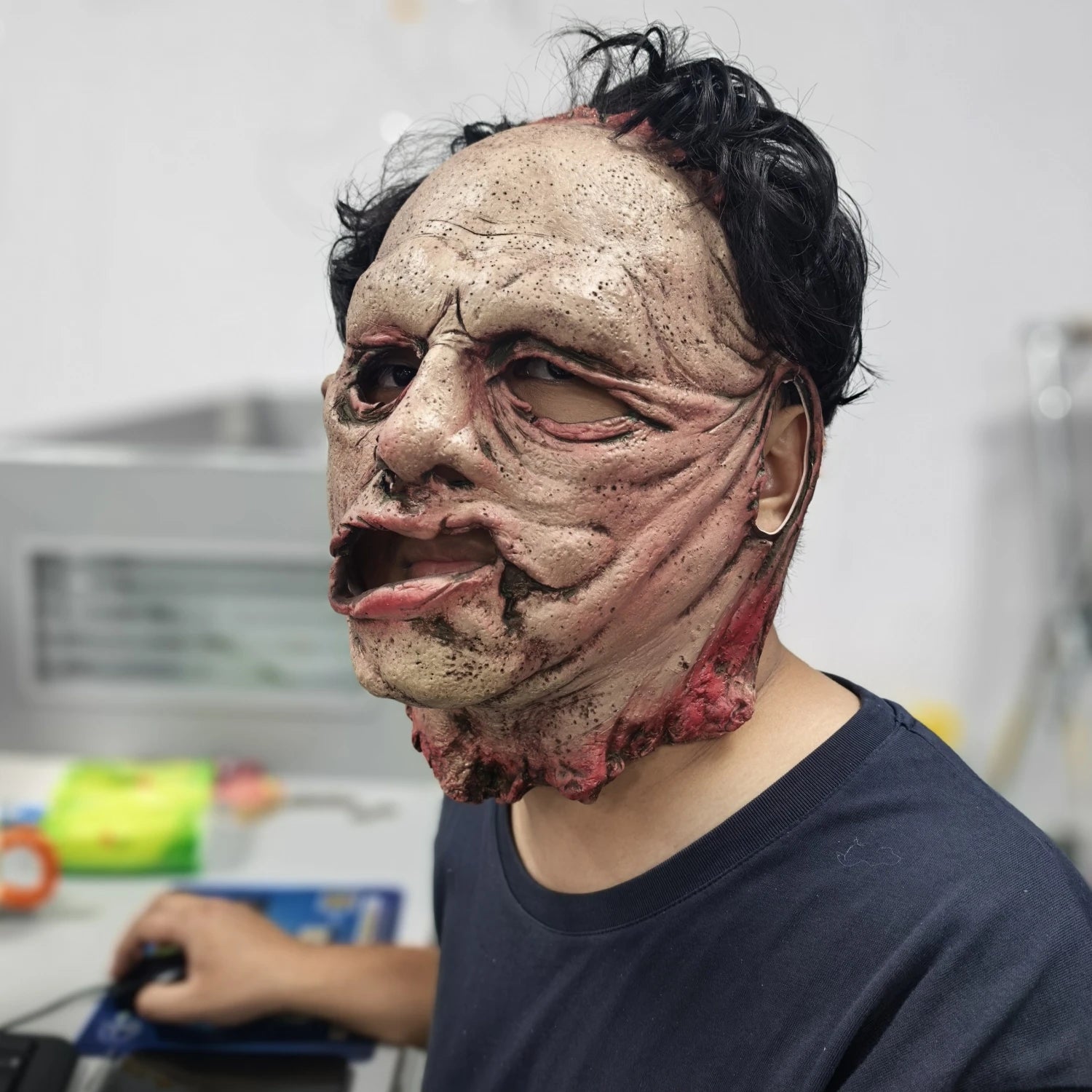 Masque sanglant en caoutchouc peauux demi-visage, outil de maquillage professionnel d'horreur d'halloween, masque à effets spéciaux pour faux plaies pour les créateurs