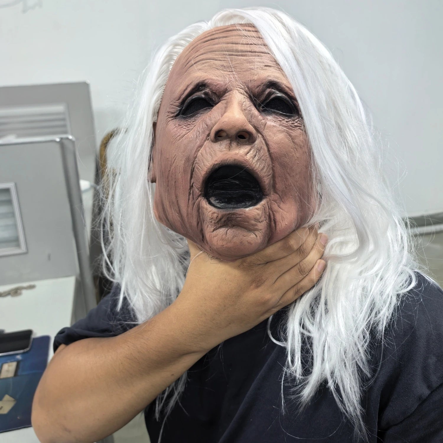 Masque de grand-mère hurlante – Tête complète en caoutchouc